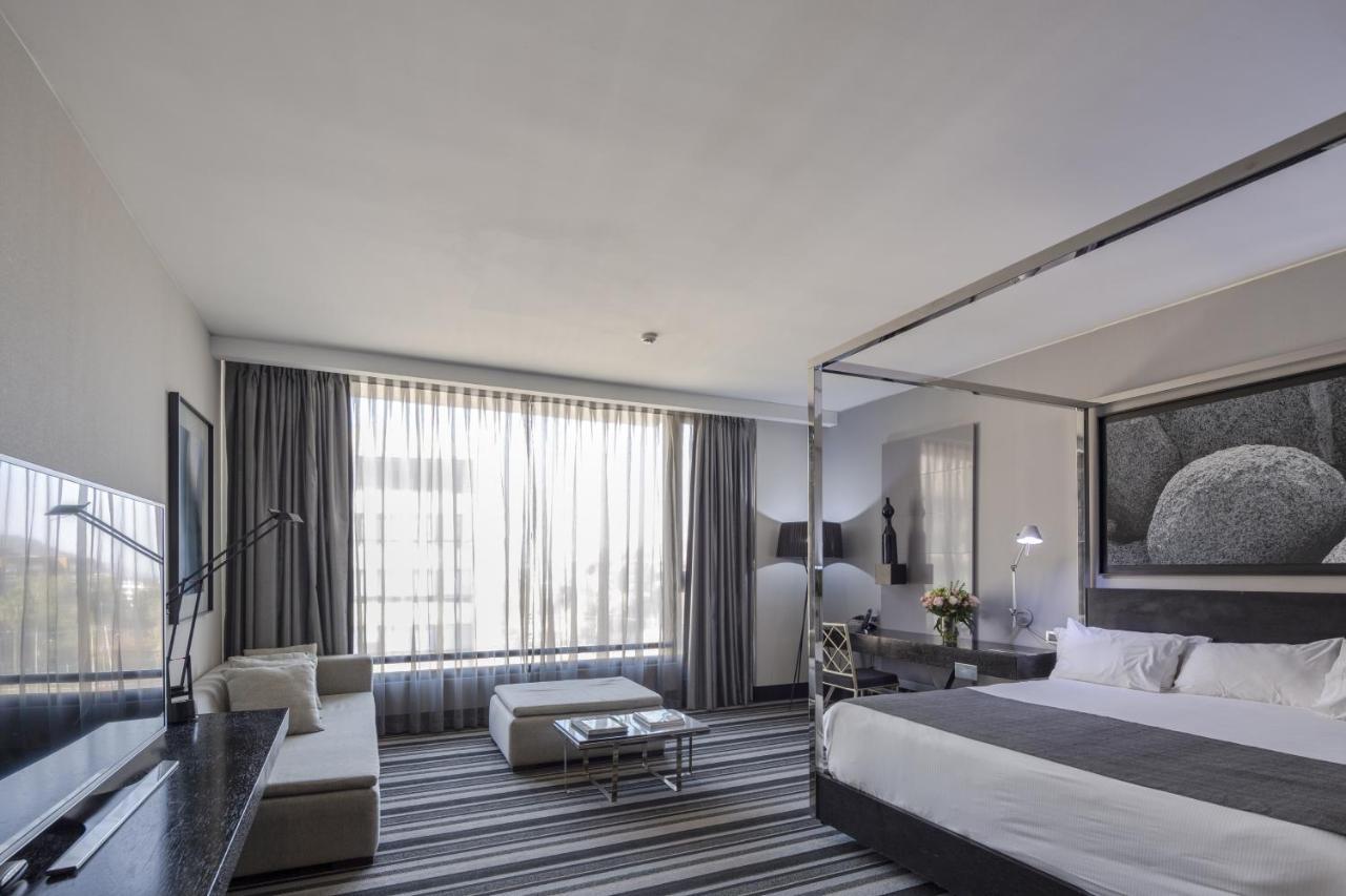 Wyndham Santiago Pettra Hotel Exterior photo Deluxe room