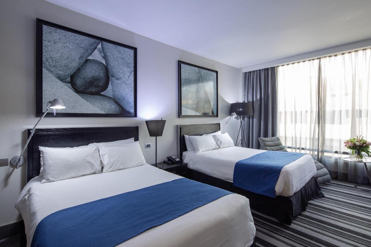 Wyndham Santiago Pettra Hotel Exterior photo