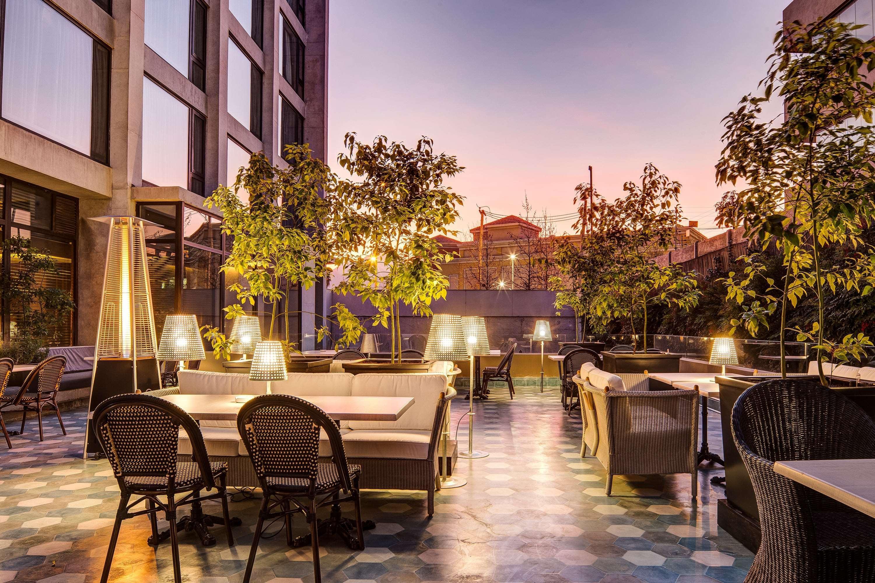 Wyndham Santiago Pettra Hotel Exterior photo The hotel's rooftop bar