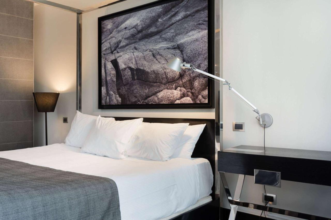 Wyndham Santiago Pettra Hotel Exterior photo Wall mounted reading light