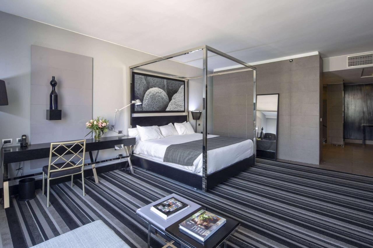 Wyndham Santiago Pettra Hotel Exterior photo A room at the Hotel Indigo Paris Montmartre
