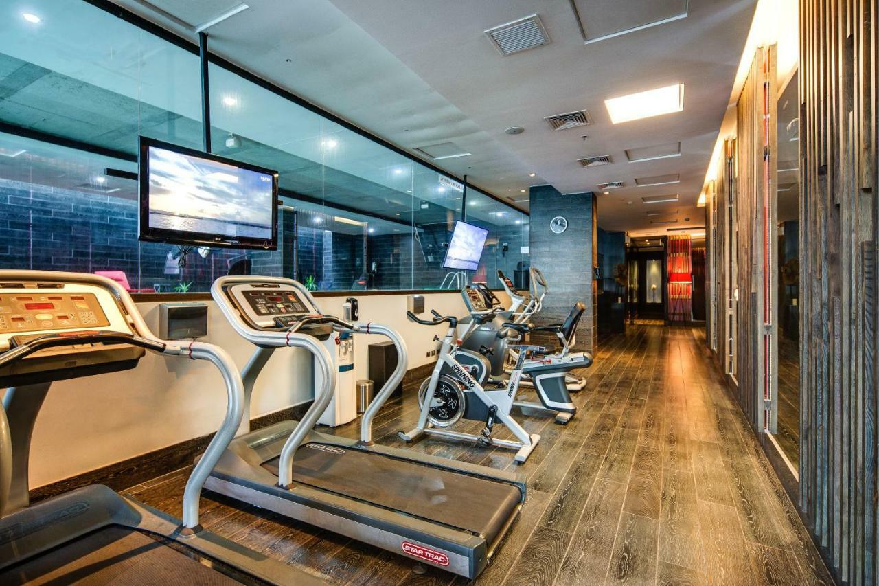Wyndham Santiago Pettra Hotel Exterior photo The gym at the hotel