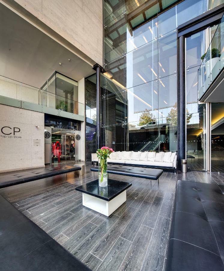 Wyndham Santiago Pettra Hotel Exterior photo The lobby of the hotel